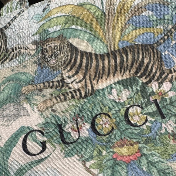 Gucci Jungle Print Canvas Tote GWP - Picture 2 of 4